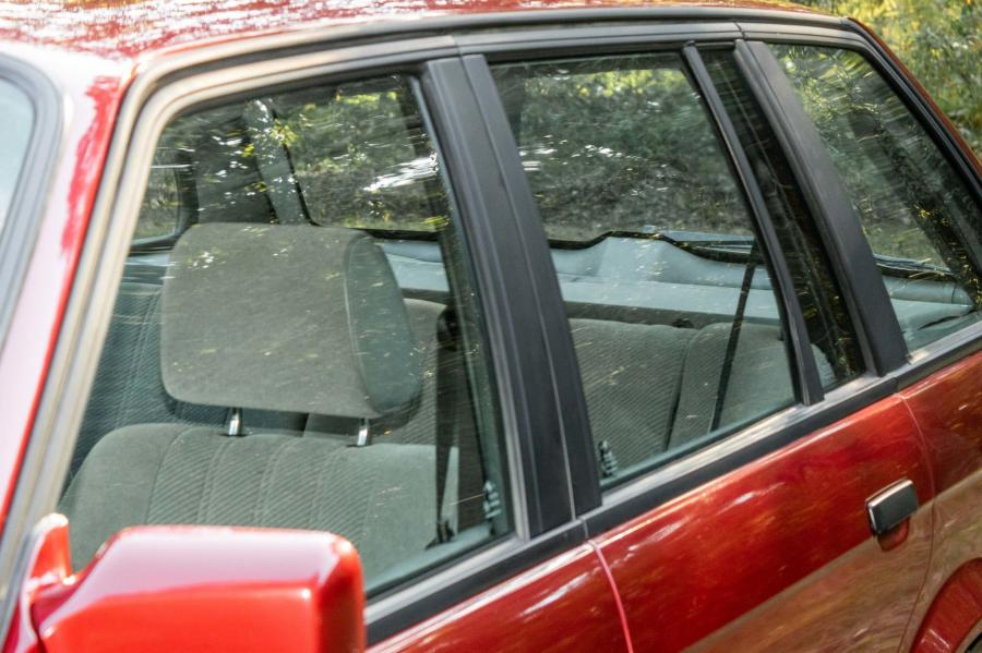 Детали экстерьера BMW 324td Touring (E30) 1991 года  (NA) (фото 19 из 94)